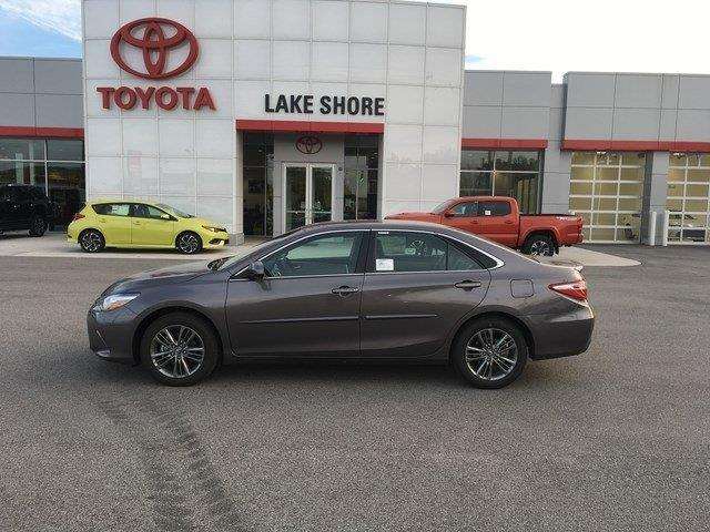 2017 Toyota Camry SE 4dr Sedan